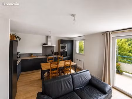 t3 54 m² – balcon exposé sud – parking – yffiniac