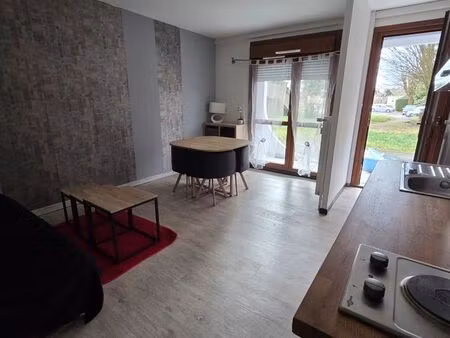 studio rénové dans copropriété isolée