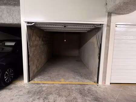 box fermé antony – sécurisé – voiture ou stockage