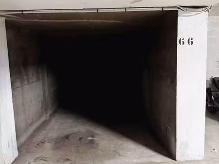 parking à louer à saisir