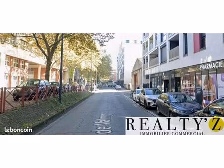 local commercial 3 500 m²