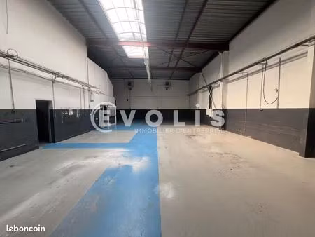 local d'activité 530 m²