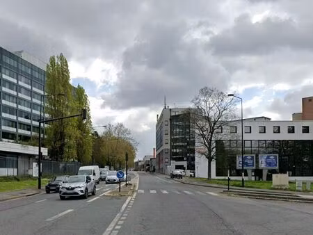 local commercial 800 m²