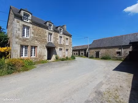 corps de ferme au calme à rénover