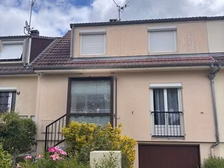 maison à vendre dans quartier résidentiel