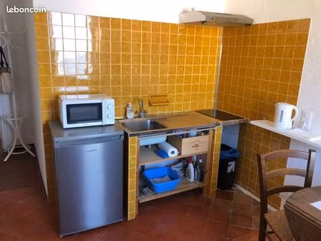 loue f2 à st tropez au coeur du village