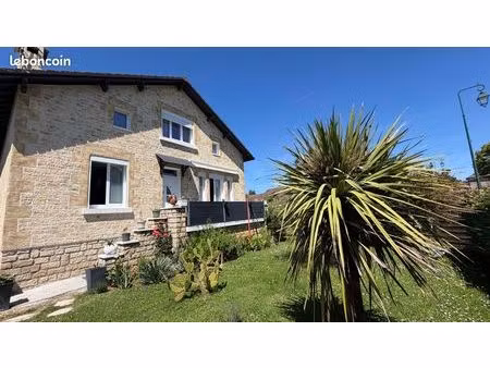 maison 8 pièces 121 m²