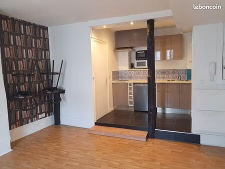 appartement 2 pièces de 40 m2 situé à 150 m du rer b antony  des commerces et du marché du