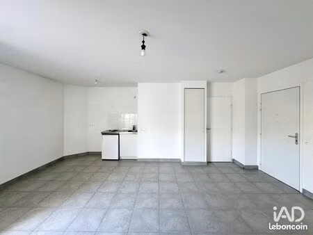 studio 1 pièce 31 m²