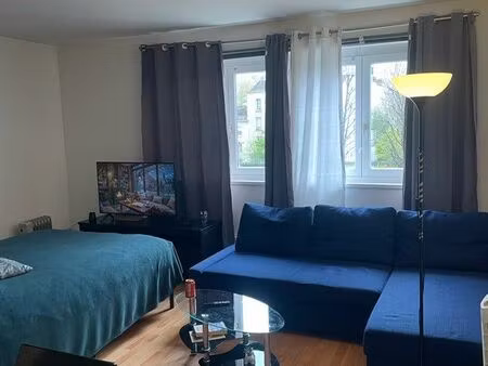 grand studio porte de clichy