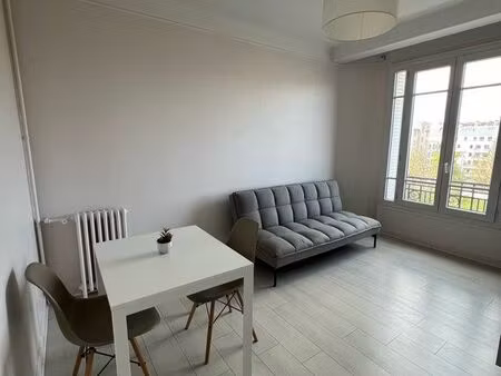t2 meublé – emplacement idéal face à la gare les vallées - la garenne-colombes