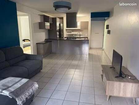 appartement f3 meublé avec jardin privatif et 2 parkings – étang-salé centre