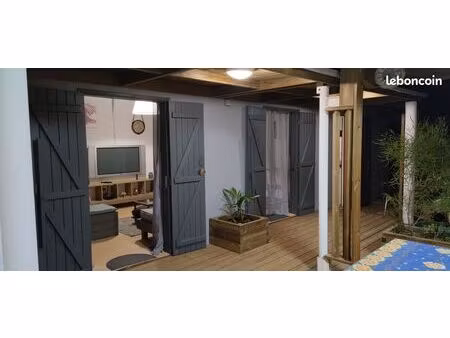 t3 meublé de 70 m² avec patio privatif  grande varangue et charges incluses