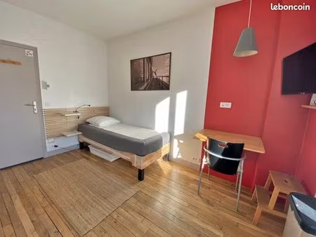 studio 1 pièce 12 m²