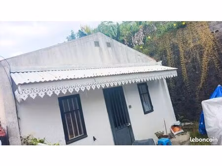 appartement t2 à sainte-marie (la ressource)