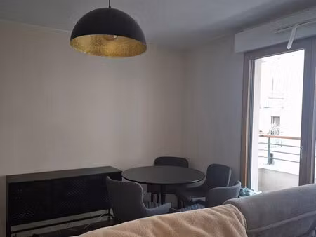 studio meublé et refait à neuf