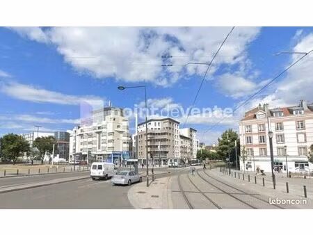 local commercial 411 m²