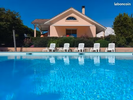 propriété de plain-pied avec piscine