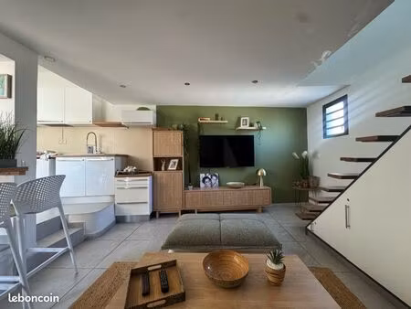 maison de charme avec piscine privée – 63 m² – roquefeuil  saint-gilles-les-bains