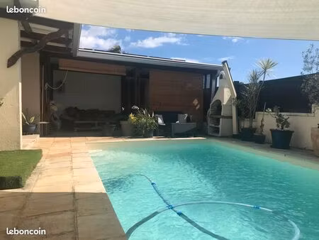 villa avec piscine la possession