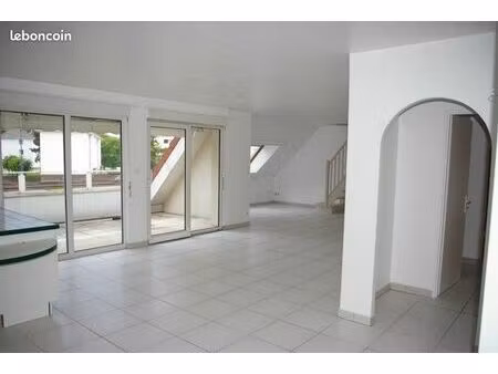 lumineux t6 duplex grand charmont