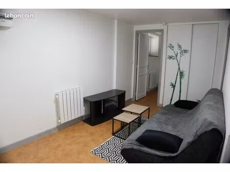 petit appartement meublé  plain-pied  très lumineux à 200 m écoles