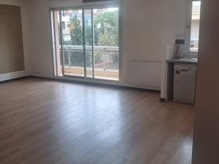 le perreux-sur-marne – 86 m² – 3 chambres – cuisine ouverte – 2 parkings – résidence raval