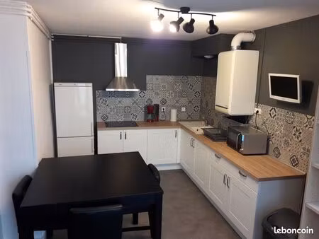 chambre meublée toutes charges comprises - luçon ste ursule