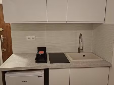 à louer – studio meublé refait à neuf – neuilly-sur-seine
