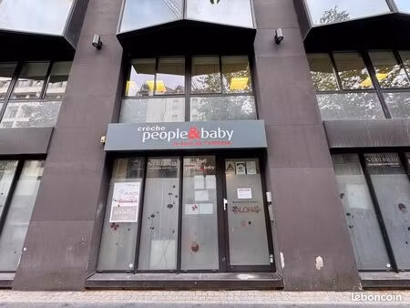 bureau 175 m²