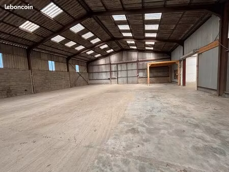 local industriel 250 m²