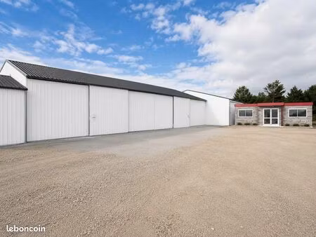 location hangar + bureau