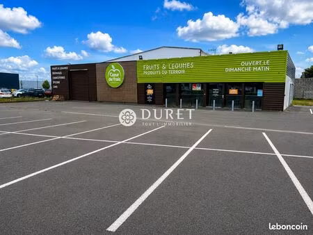 local commercial 540 m² luçon