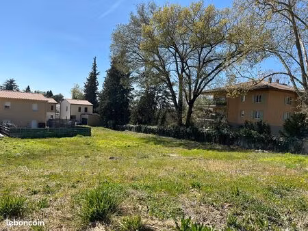 terrain 1262 m² montélimar