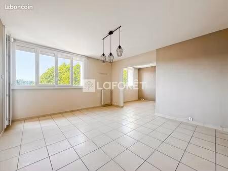 appartement 3 pièces 81 m²