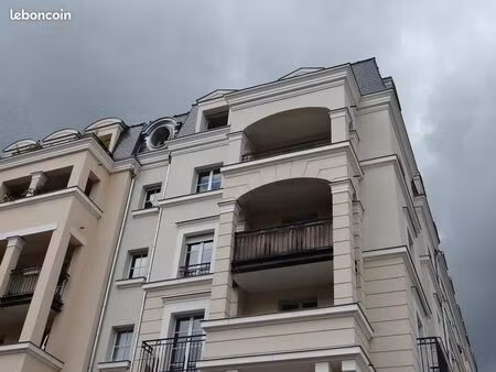 location appartement 3 pièces 59 71 m² chaville place du marché (92370) 1.650 hc