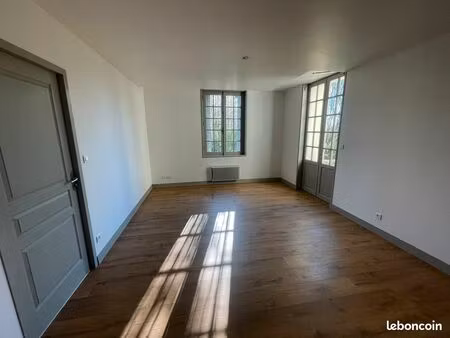 appartement t3 hypercentre de saintes