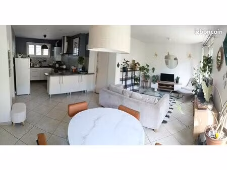 3 pièces. 56m2. valence 26000. quartier gare