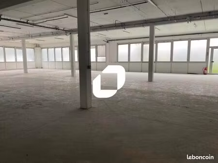 bureau 1 021 m²
