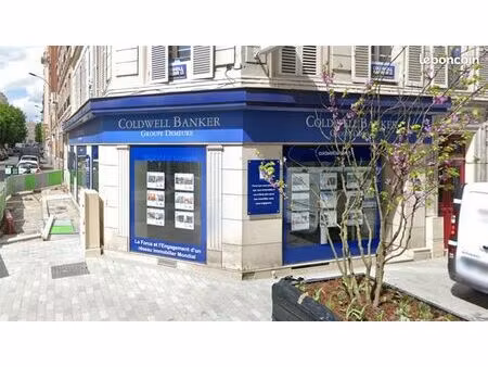 boutique 92 m² bois colombes