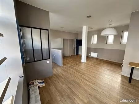 commerce 100 m²