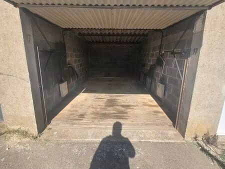 vend garage bonneval