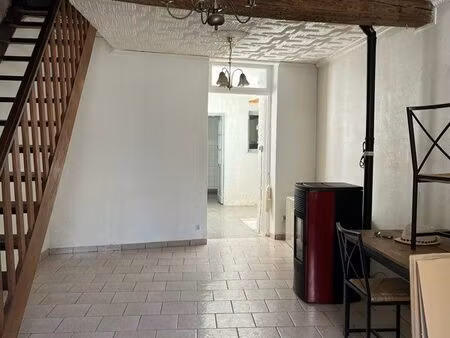 maison de ville proche place du 18 octobre