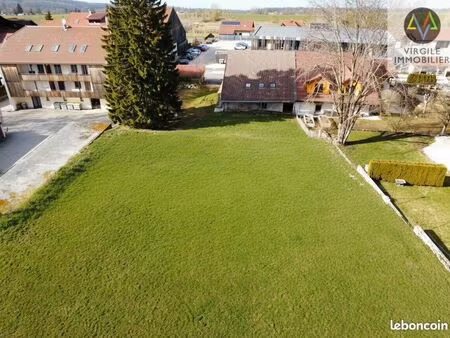 ferme à rénovée à métabief sur 1536m² de terrain constructible