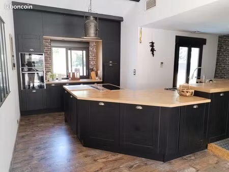 maison familiale 185 m2 - piscine chauffée - terrain de 1800 m2
