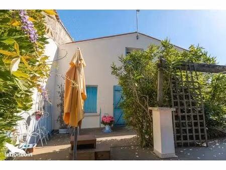 maison 8 pièces 212 m²