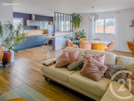 villa 6 pièces 180 m²