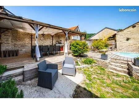 maison 9 pièces 223 m²