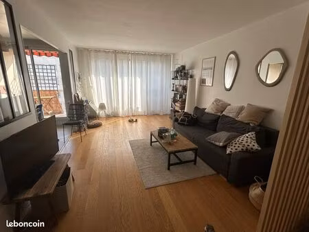 t3 malakoff 68 mètres carrés avec balcon