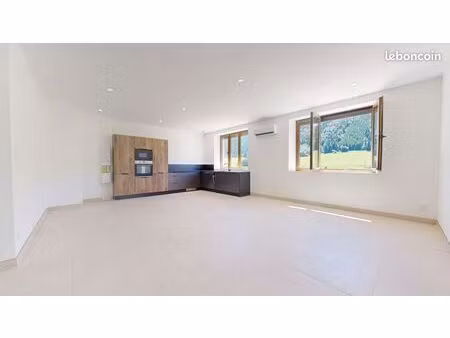 verrières de joux : appartement rénové 2 chambres  parking 